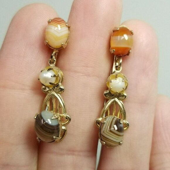 Vintage Stone Cabochon Dangle Clip On Earrings, Gold Tone Screw Back Settings - Picture 1 of 6